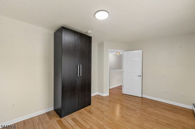 3 Elm Pl, Ringwood Boro, NJ 07456