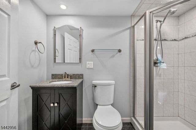 3 Elm Pl, Ringwood Boro, NJ 07456