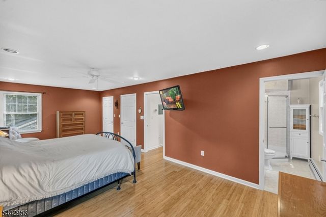 3 Elm Pl, Ringwood Boro, NJ 07456
