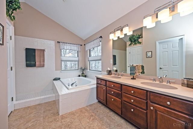 8565 Charleston Valley Drive, Deerfield Twp., OH 45040