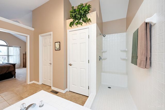 8565 Charleston Valley Drive, Deerfield Twp., OH 45040