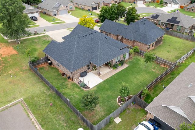 287 Appaloosa Drive, Blanchard, OK 73010