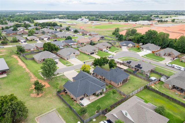 287 Appaloosa Drive, Blanchard, OK 73010