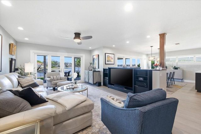 10705 CARROLLWOOD DRIVE, Tampa, FL 33618