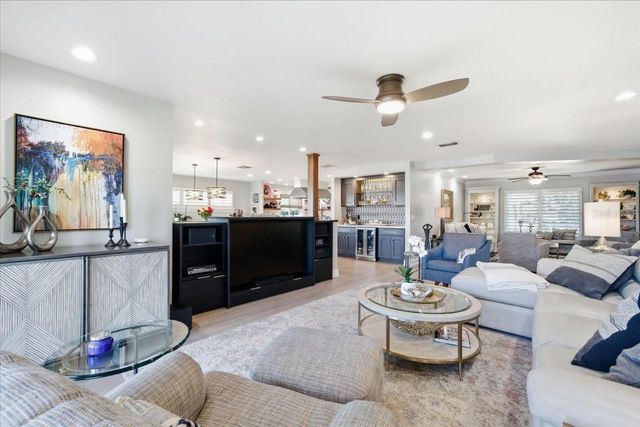 10705 CARROLLWOOD DRIVE, Tampa, FL 33618