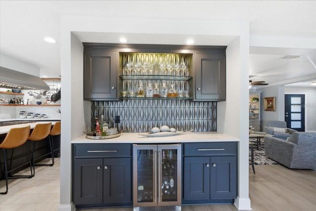 10705 CARROLLWOOD DRIVE, Tampa, FL 33618