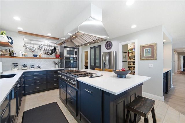 10705 CARROLLWOOD DRIVE, Tampa, FL 33618