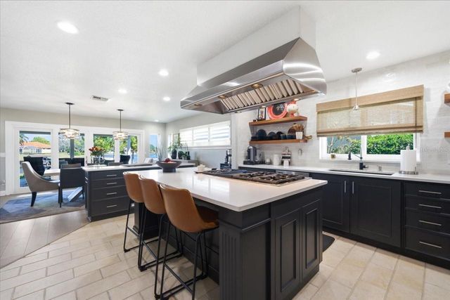 10705 CARROLLWOOD DRIVE, Tampa, FL 33618