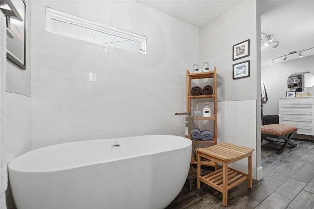 10705 CARROLLWOOD DRIVE, Tampa, FL 33618