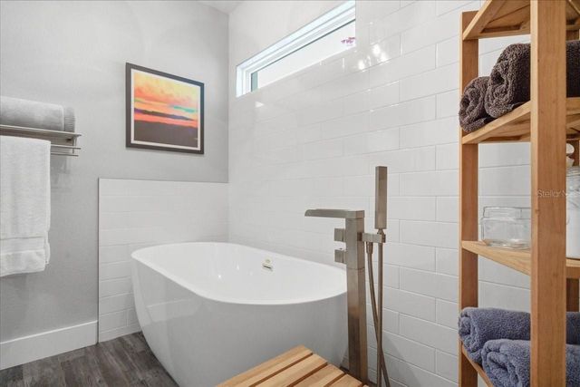 10705 CARROLLWOOD DRIVE, Tampa, FL 33618