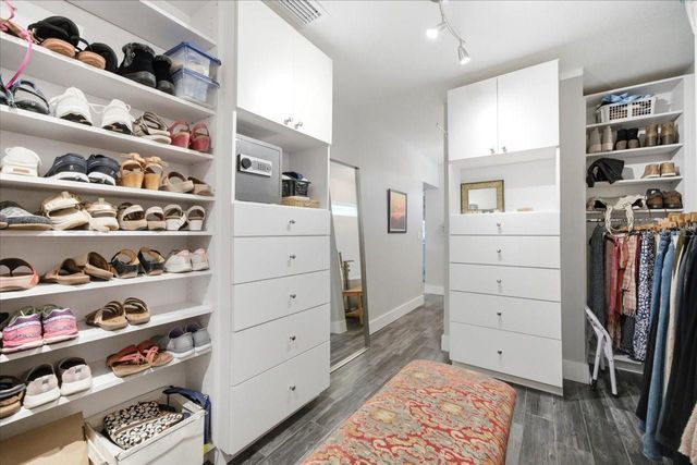 10705 CARROLLWOOD DRIVE, Tampa, FL 33618