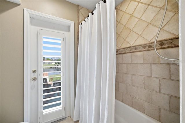 10705 CARROLLWOOD DRIVE, Tampa, FL 33618