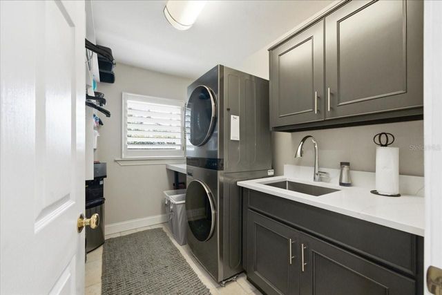 10705 CARROLLWOOD DRIVE, Tampa, FL 33618