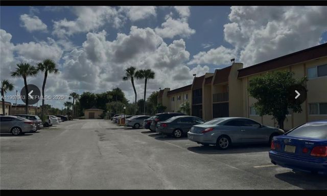 2952 NW 55th Avenue 2D, Lauderhill, FL 33313