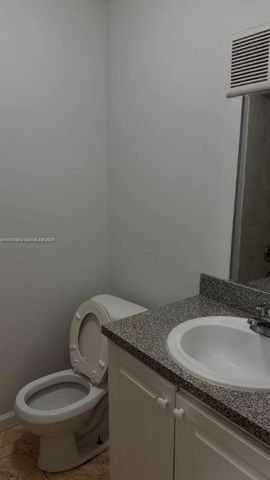 2952 NW 55th Avenue 2D, Lauderhill, FL 33313