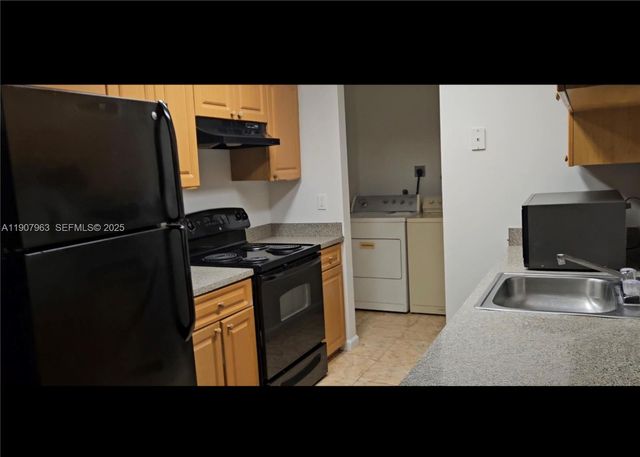 2952 NW 55th Avenue 2D, Lauderhill, FL 33313