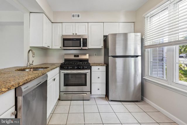 203A SEDGEFIELD DR, Mount Laurel, NJ 08054