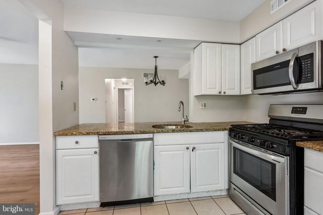 203A SEDGEFIELD DR, Mount Laurel, NJ 08054
