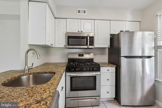 203A SEDGEFIELD DR, Mount Laurel, NJ 08054