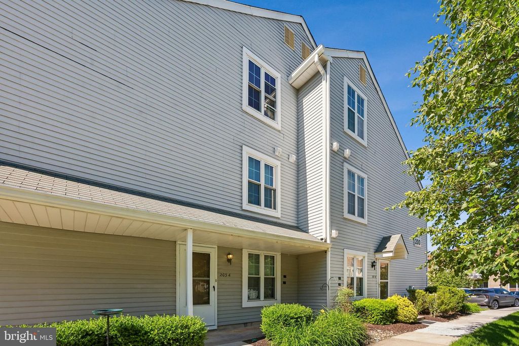 203A SEDGEFIELD DR, Mount Laurel, NJ 08054