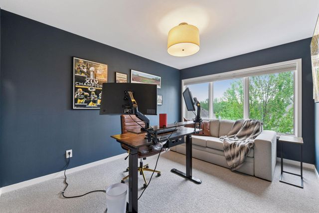 421 Willoughby Way W, Minnetonka, MN 55305