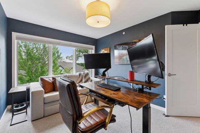 421 Willoughby Way W, Minnetonka, MN 55305