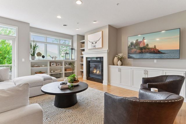 421 Willoughby Way W, Minnetonka, MN 55305