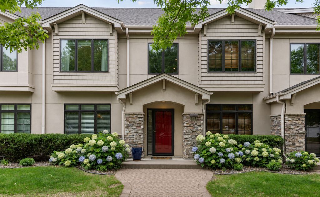 421 Willoughby Way W, Minnetonka, MN 55305 — exterior