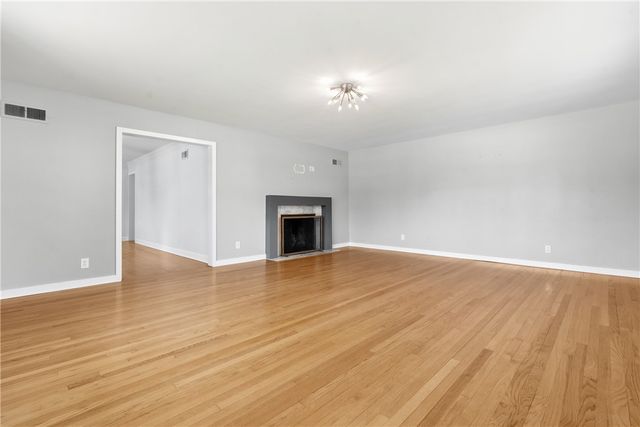 21 Collingwood Avenue, Oakwood, OH 45419