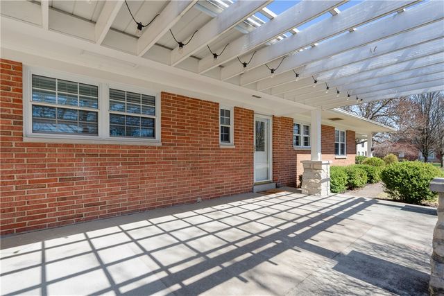 21 Collingwood Avenue, Oakwood, OH 45419