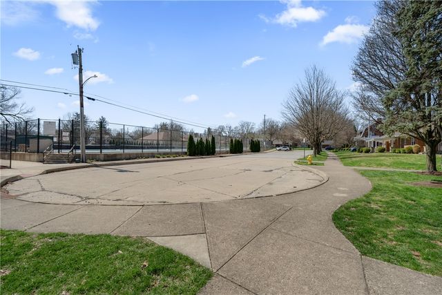 21 Collingwood Avenue, Oakwood, OH 45419