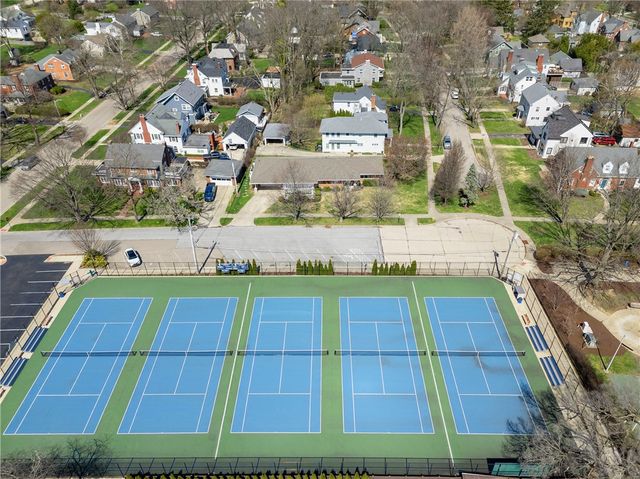 21 Collingwood Avenue, Oakwood, OH 45419