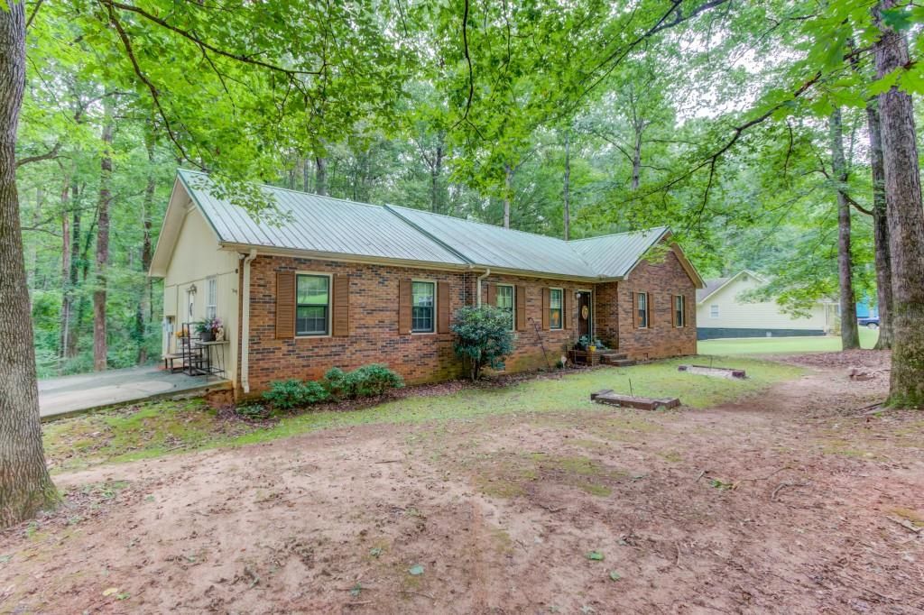 985 Honeysuckle Trail, Winder, GA 30680
