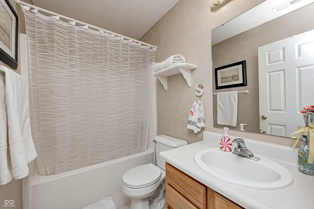 721 Treeview Circle, Avon, IN 46123