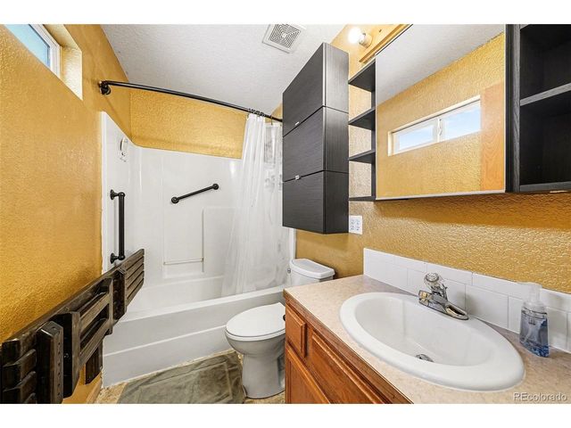 1455 S Cattleman Dr, Milliken, CO 80543