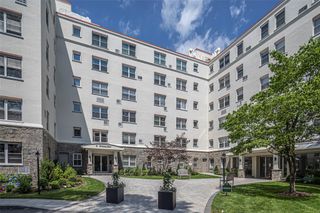 3 Stoneleigh Plaza 3E, Bronxville, NY 10708