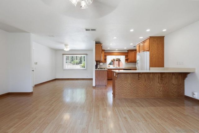 12175 Gay Rio Dr, Lakeside, CA 92040