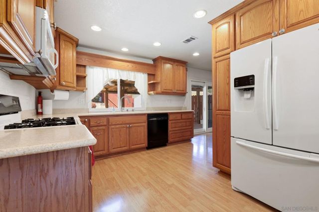 12175 Gay Rio Dr, Lakeside, CA 92040