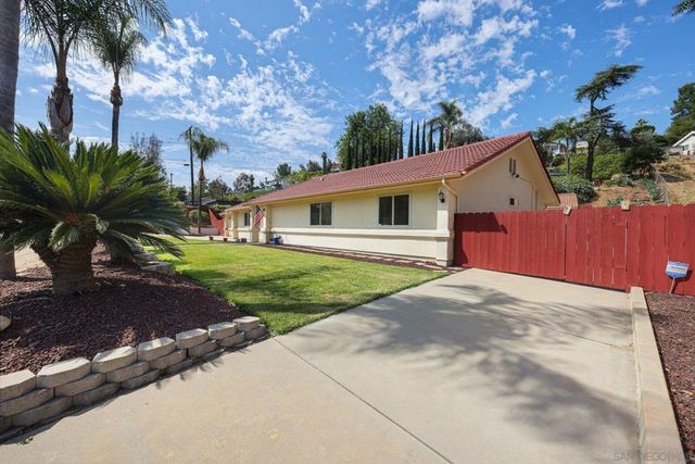 12175 Gay Rio Dr, Lakeside, CA 92040