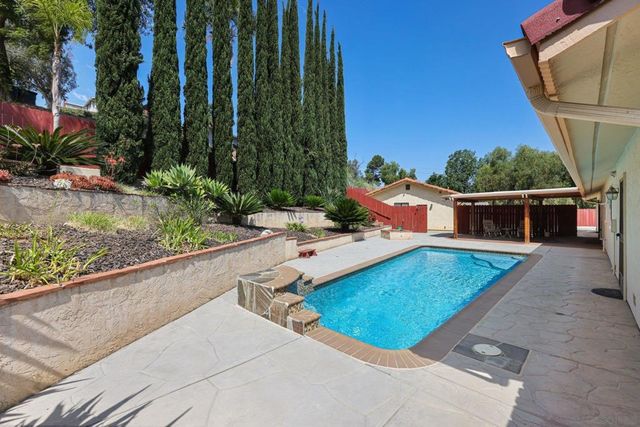 12175 Gay Rio Dr, Lakeside, CA 92040
