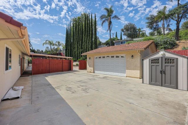 12175 Gay Rio Dr, Lakeside, CA 92040