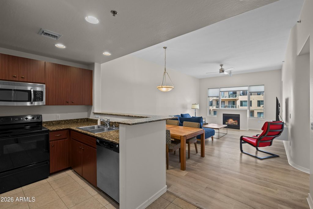 16 W ENCANTO Boulevard 417, Phoenix, AZ 85003