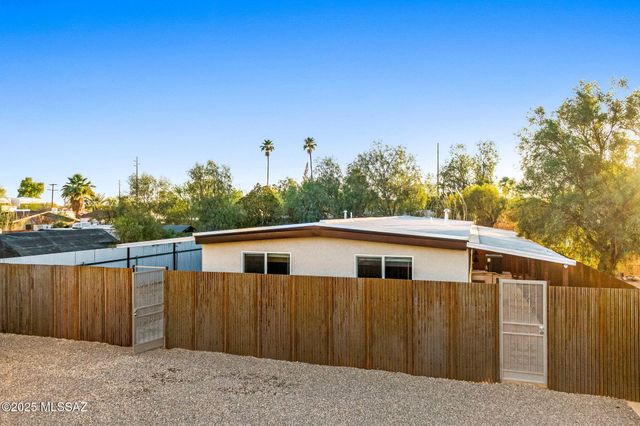 3281 N Flanwill Boulevard, Tucson, AZ 85716