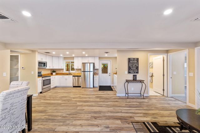 3281 N Flanwill Boulevard, Tucson, AZ 85716