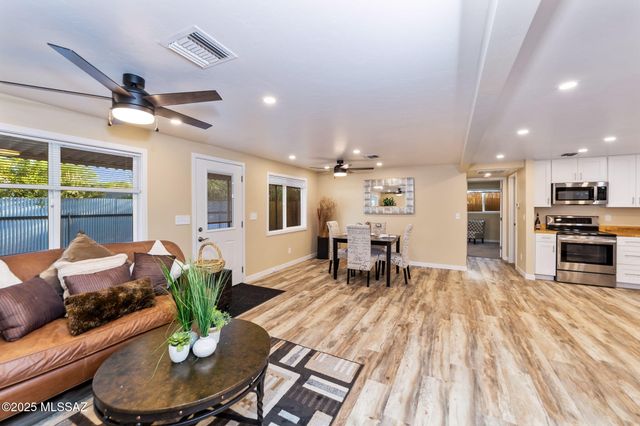 3281 N Flanwill Boulevard, Tucson, AZ 85716