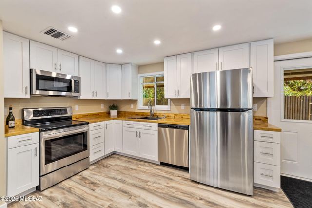 3281 N Flanwill Boulevard, Tucson, AZ 85716