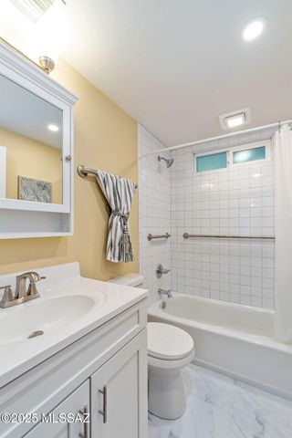 3281 N Flanwill Boulevard, Tucson, AZ 85716