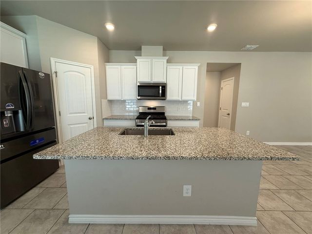 7637 Bullrider Dr, Corpus Christi, TX 78414