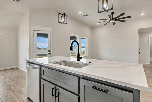 502 Grand Sycamore Drive, Washington, OK 73093