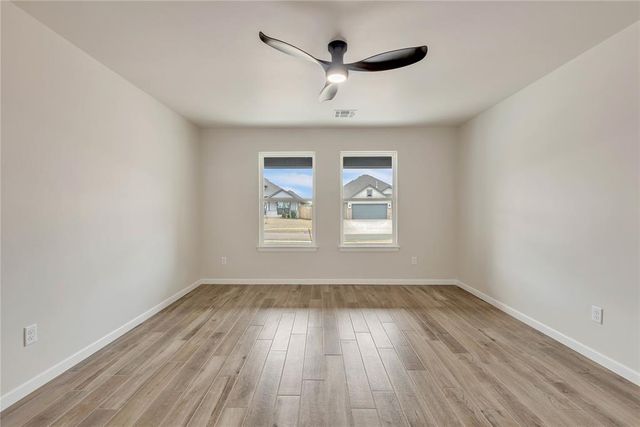 502 Grand Sycamore Drive, Washington, OK 73093